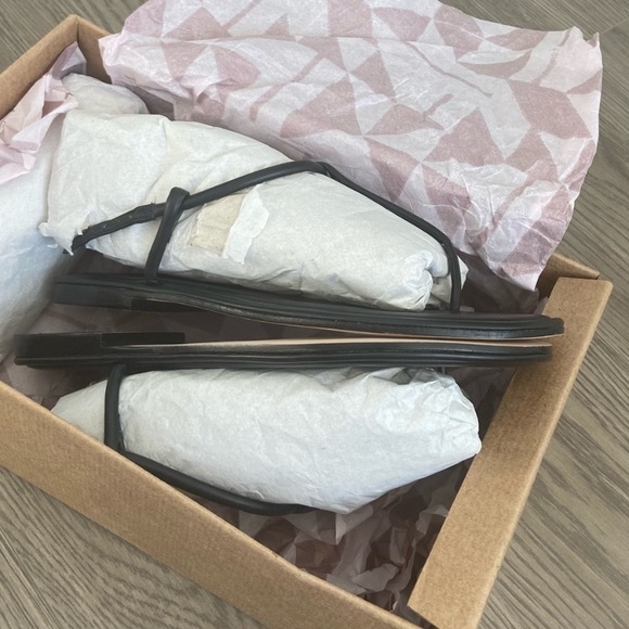 Anthropologie - T-Strap Sandals - Black - Size 7 (38) Fits 7/7.5 - 2024 - NWT - Picture 14 of 15